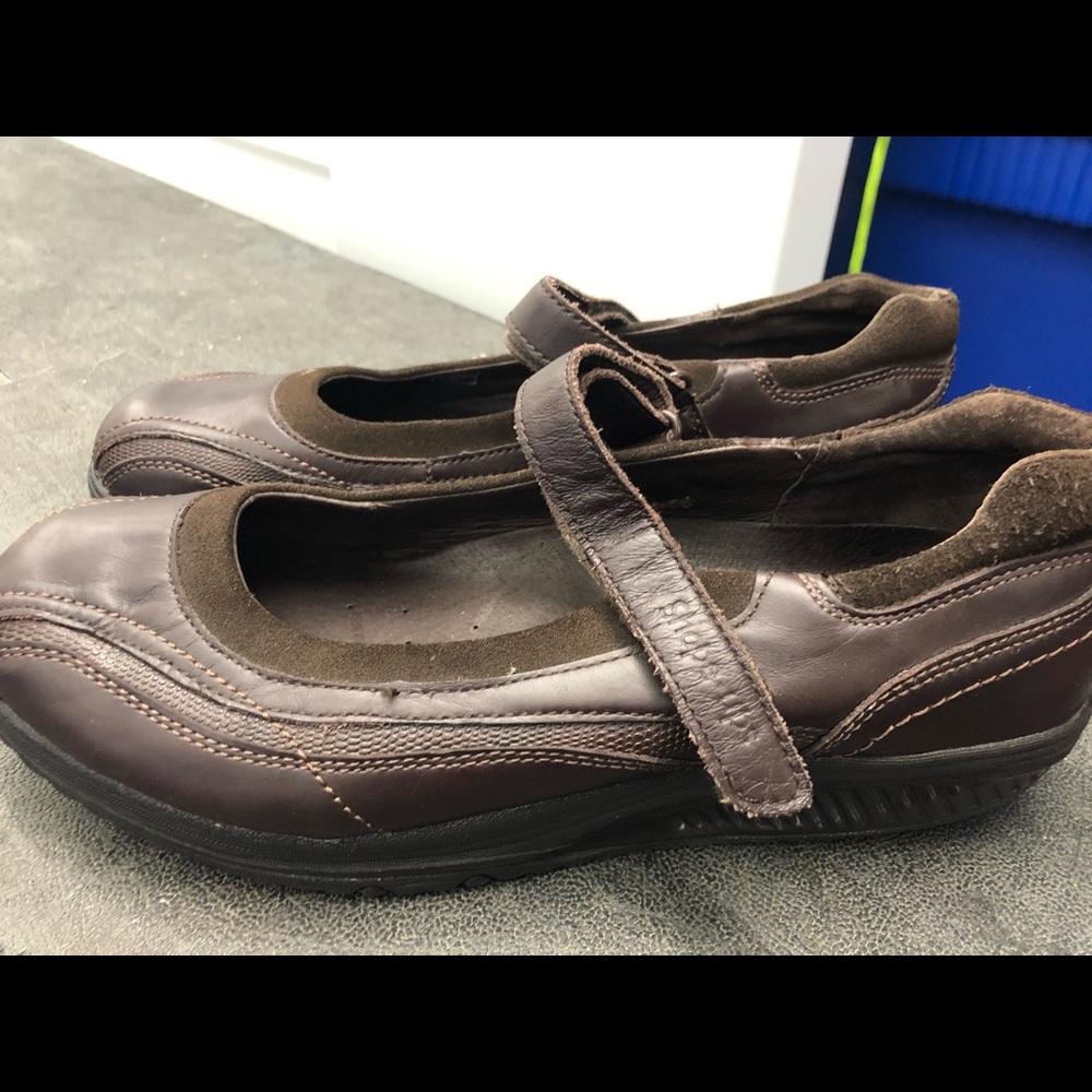 Skechers Shape UPS Fine Feather Women’s Shoes SZ11